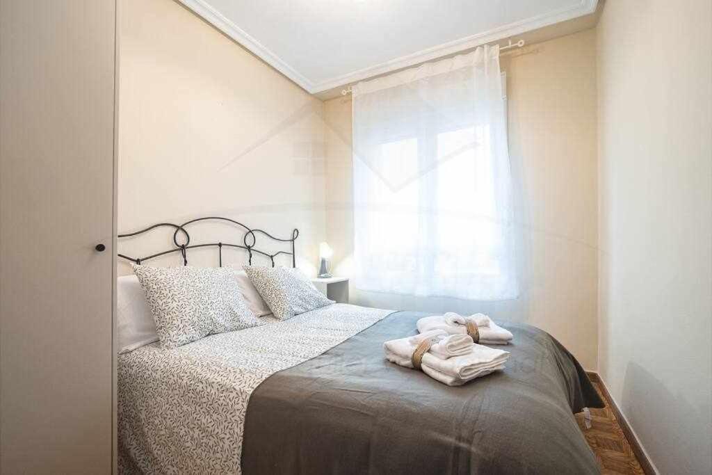 El Llar Del Gueelu Apartment Gijon Luaran gambar