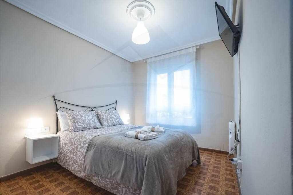 El Llar Del Gueelu Apartment Gijon Luaran gambar