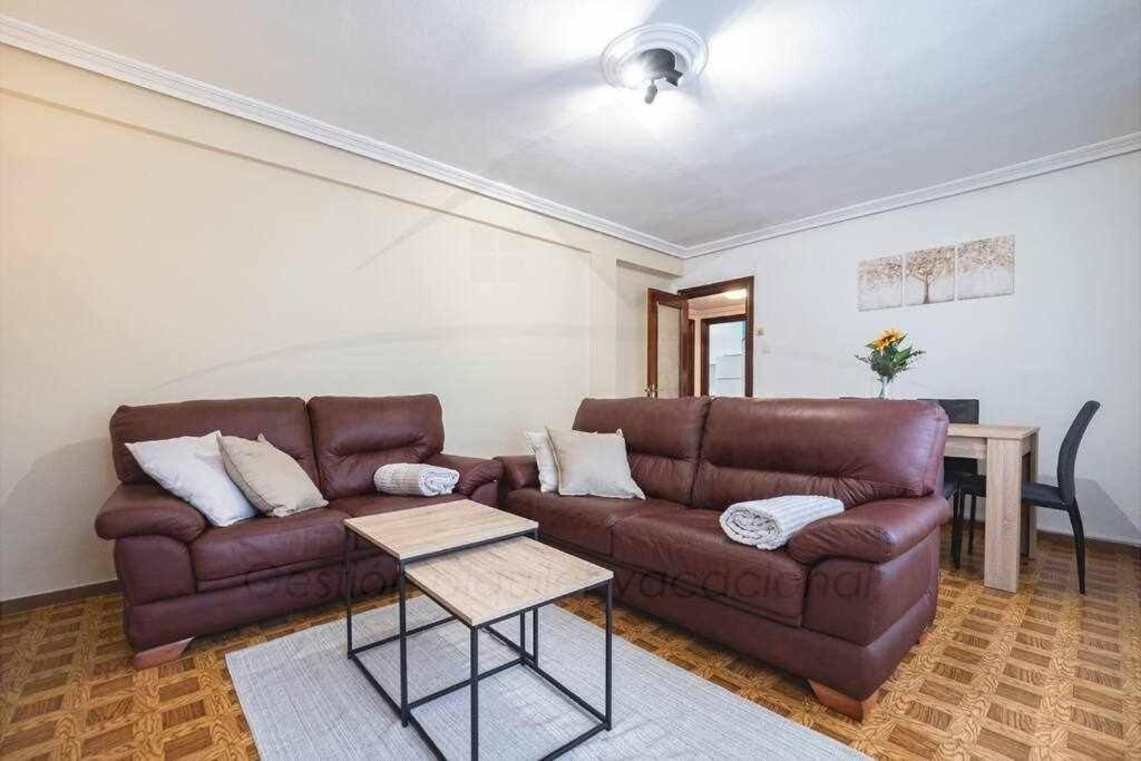 El Llar Del Gueelu Apartment Gijon Luaran gambar